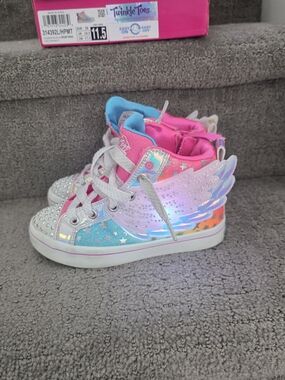 Skechers Twinkle Toes Light-Up Wing Sneakers - Pink & Blue